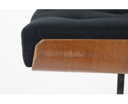 Fauteuil de bureau Alain Richard en noyer et lin noir 1970