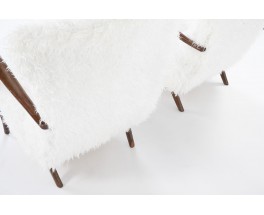 Fauteuils en acajou et tissu poil blanc imitation agneau de Mongolie 1950 set de 2