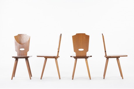 Chairs in mahogany with compass feet and gouged backrest 1950 set of 4