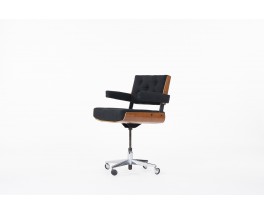 Fauteuil de bureau Alain Richard en noyer et lin noir 1970