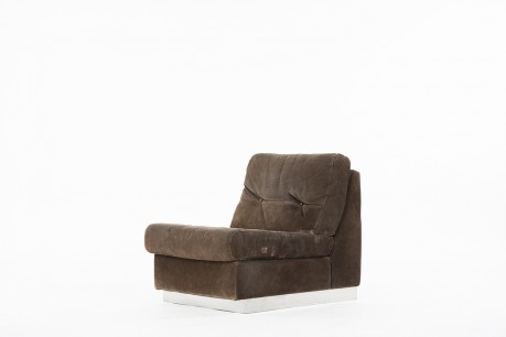 Chauffeuse Jacques Charpentier en daim marron 1970