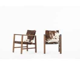 Fauteuils en chêne et peau de vache design reconstruction 1950 set de 2