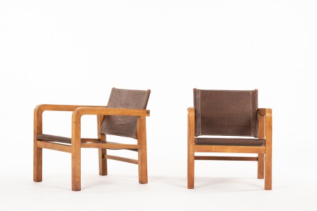Djo Bourgeois armchairs in oak and brown leather 1930 set of 2