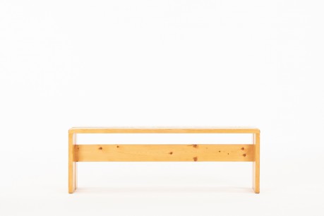 Banc Charlotte Perriand en pin Les Arcs 1970