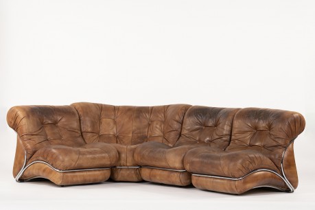 Canapé modèle Corolla en cuir marron édition IPE 1970