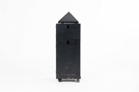 Meuble de rangement Philippe Starck modèle Théâtre du monde édition XO 1984