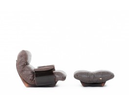 Fauteuil et repose pieds Michel Ducaroy modèle Marsala en cuir marron édition Ligne Roset 1970