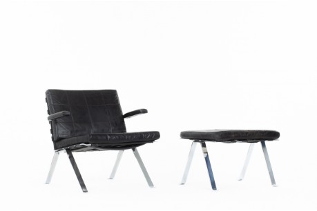 Olivier Mourgue low chair with footrest model Joker edition Airborne 1970