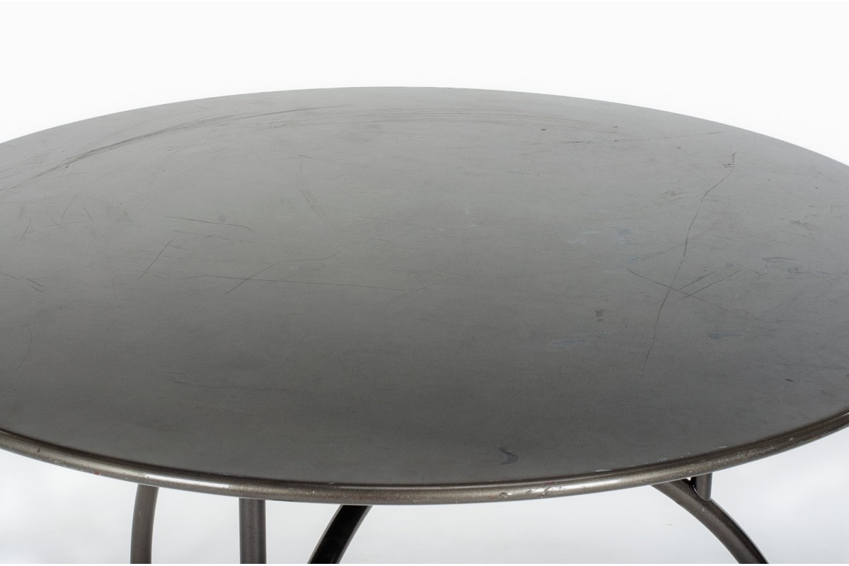 Philippe Starck round dining table model Tippy Jackson edition Driade 1982