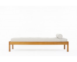 Daybed en orme et tissu lin beige Maison Thevenon édition Regain 1980