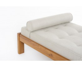 Daybed en orme et tissu lin beige Maison Thevenon édition Regain 1980