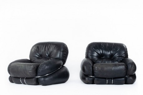 Adriano Piazzesi armchairs model Okay in black leather 1970 set of 2