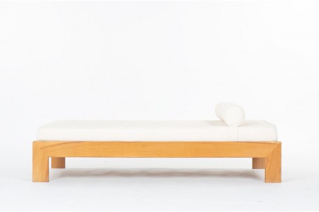Daybed en orme avec tissu bouclette beige édition Maison Regain 1980