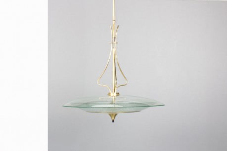 Suspension en verre, laiton et métal noir design italien 1950