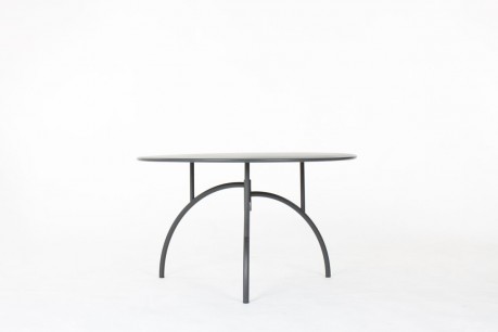Table de repas ronde Philippe Starck modèle Tippy Jackson édition Aleph 1982