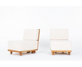 Paire de chauffeuses Guillerme et Chambron – Chêne et tissu beige, édition Votre Maison 1950
