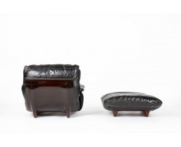 Fauteuil et repose pieds Michel Ducaroy modèle Marsala en cuir noir édition Ligne Roset 1970