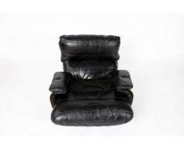 Fauteuil et repose pieds Michel Ducaroy modèle Marsala en cuir noir édition Ligne Roset 1970