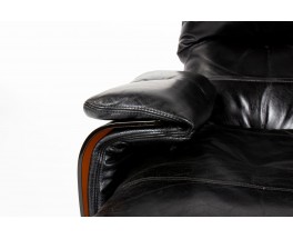 Fauteuil et repose pieds Michel Ducaroy modèle Marsala en cuir noir édition Ligne Roset 1970