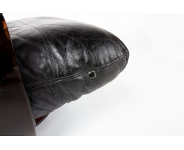 Fauteuil et repose pieds Michel Ducaroy modèle Marsala en cuir noir édition Ligne Roset 1970