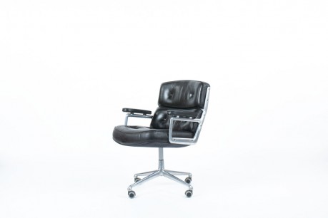 Office armchair by Eames model Lobby in leather edition Mobilier International 1960