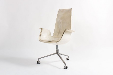 Fauteuil de bureau Preben Fabricius et Jorge Kastholm modele 6725 en cuir blanc edition Kill International 1960
